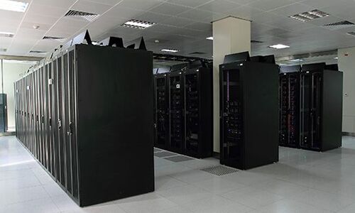 機架式UPS電源在數據中心與機房系統(tǒng)集成中的廣泛應用及服務解析